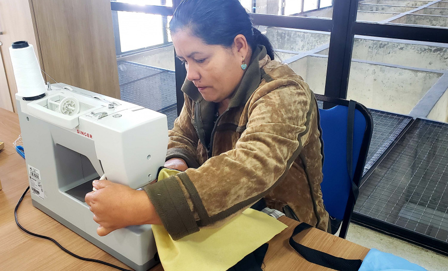 Portos do Paraná leva capacitação para moradoras da ilha de Piaçaguera