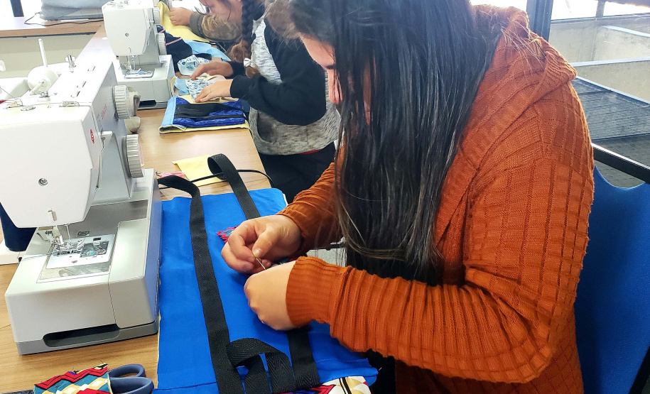 Portos do Paraná leva capacitação para moradoras da ilha de Piaçaguera