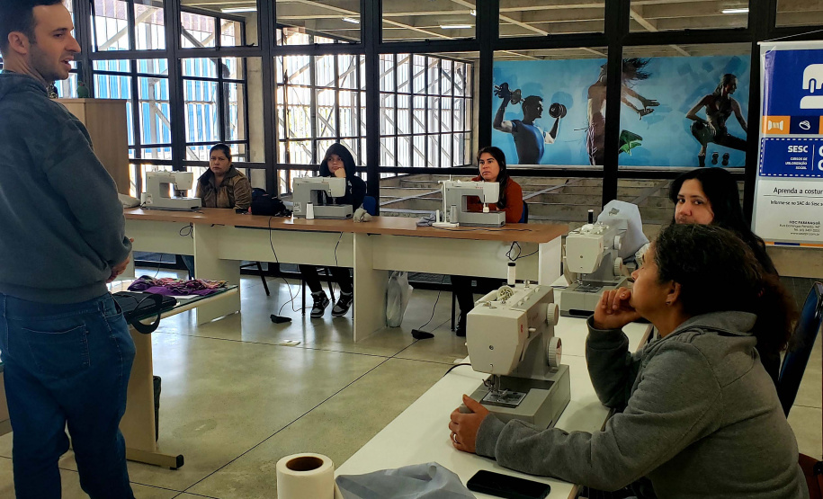 Portos do Paraná leva capacitação para moradoras da ilha de Piaçaguera