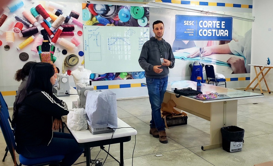 Portos do Paraná leva capacitação para moradoras da ilha de Piaçaguera