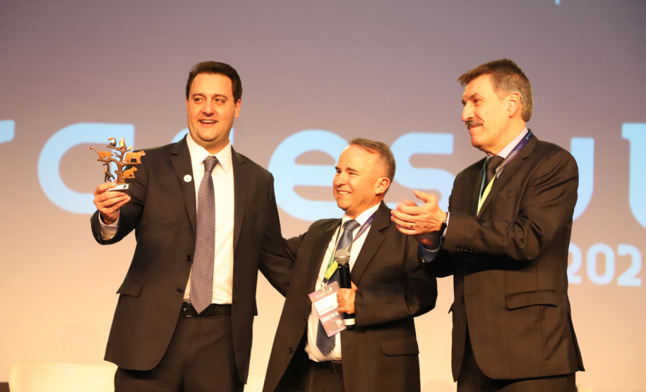 Governador destaca papel do setor de seguros na economia do Estado