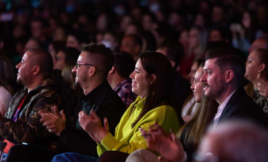 Orquestra Sinfônica do Paraná reúne público de Cascavel para concerto sertanejo