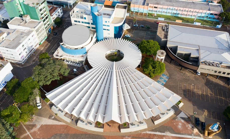Orquestra Sinfônica do Paraná reúne público de Cascavel para concerto sertanejo