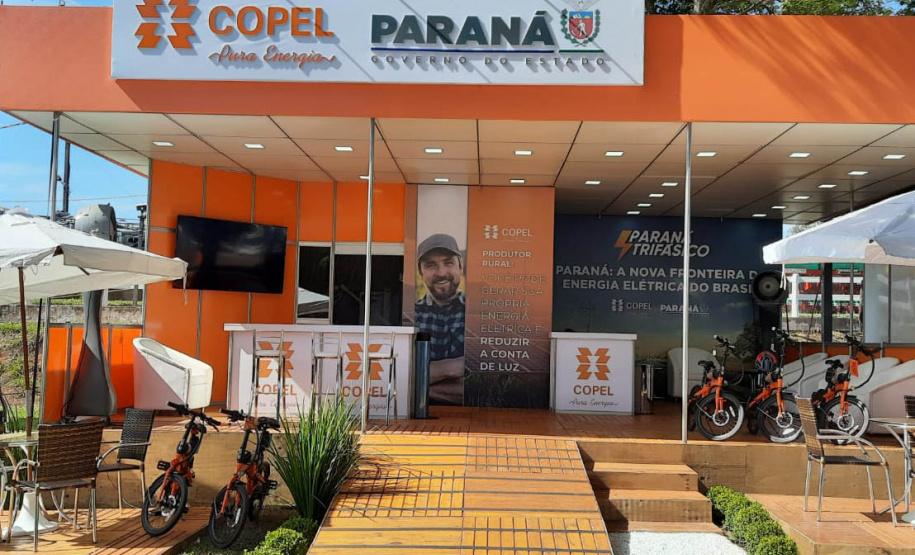 Copel divulga investimentos e leva bicicletas elétricas à ExpoParanavaí