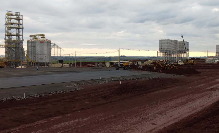 a alienação de dois imóveis do patrimônio público que se encontram desocupados. Um dos imóveis fica em Curitiba, e o outro em Medianeira - Curitiba, 05/05/2022
