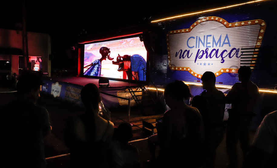Cinema na Praça