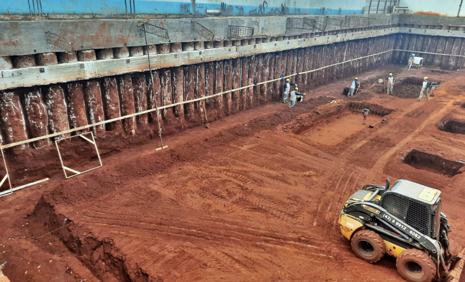 A Companhia de Saneamento do Paraná (Sanepar) está duplicando a capacidade de reservação de água do sistema de abastecimento de Apucarana, no Norte do Paraná