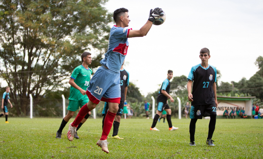 Paraná Bom de Bola começa com mais de 10 mil participantes