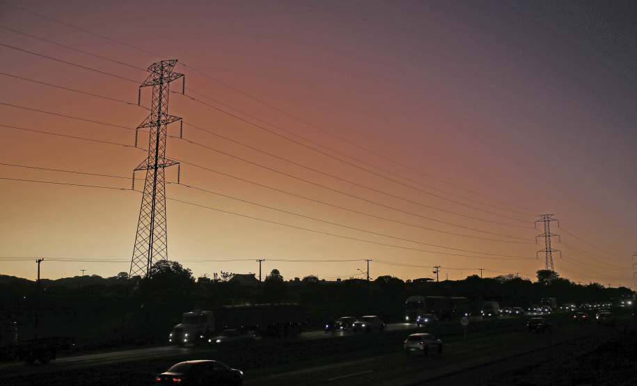 e Iluminação do Contorno Sul