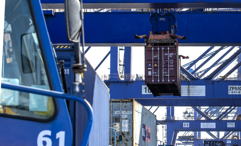 Quadrimestre fecha com aumento de 2,4% na movimentação de cargas pelos portos do Paraná