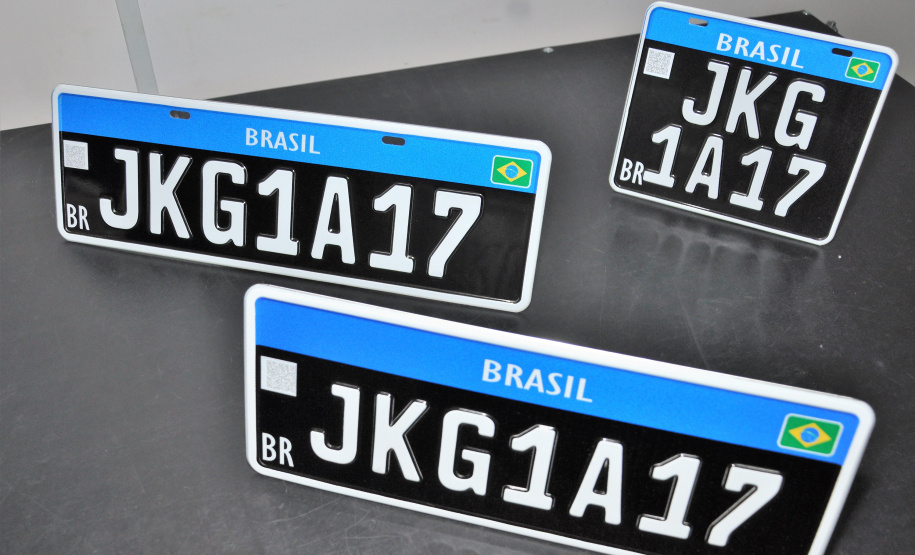 Nova CNH e placa preta de colecionadores passam a ser emitidas nesta quarta-feira