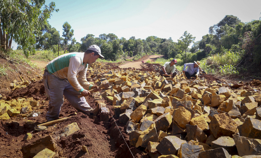 Estado investe R$ 304 milhões na pavimentação de 1.000 quilômetros de estradas rurais em três anos