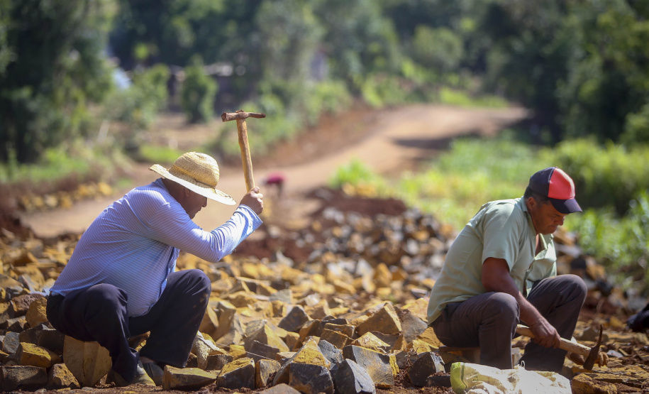 Estado investe R$ 304 milhões na pavimentação de 1.000 quilômetros de estradas rurais em três anos