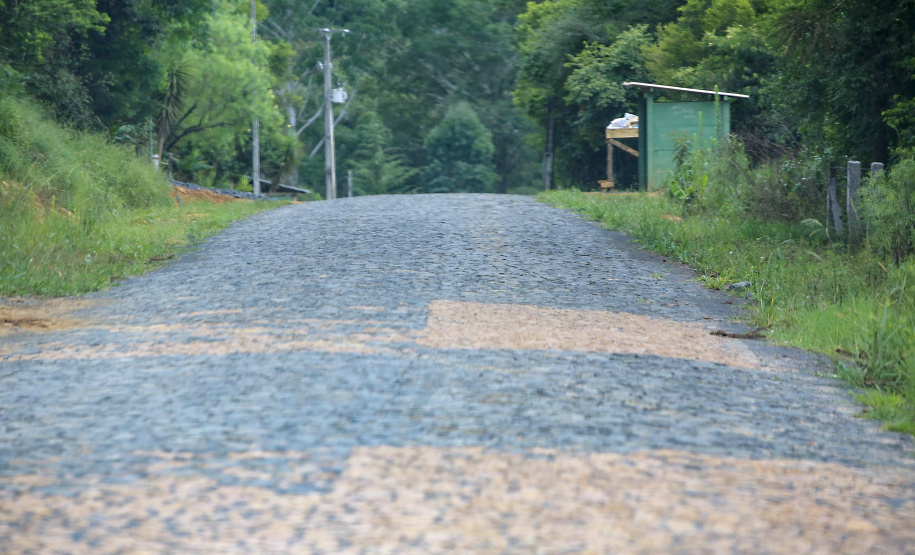 Estrada Rural na Comunidade de Ribeirão de Cima, em Teixeira Soares -