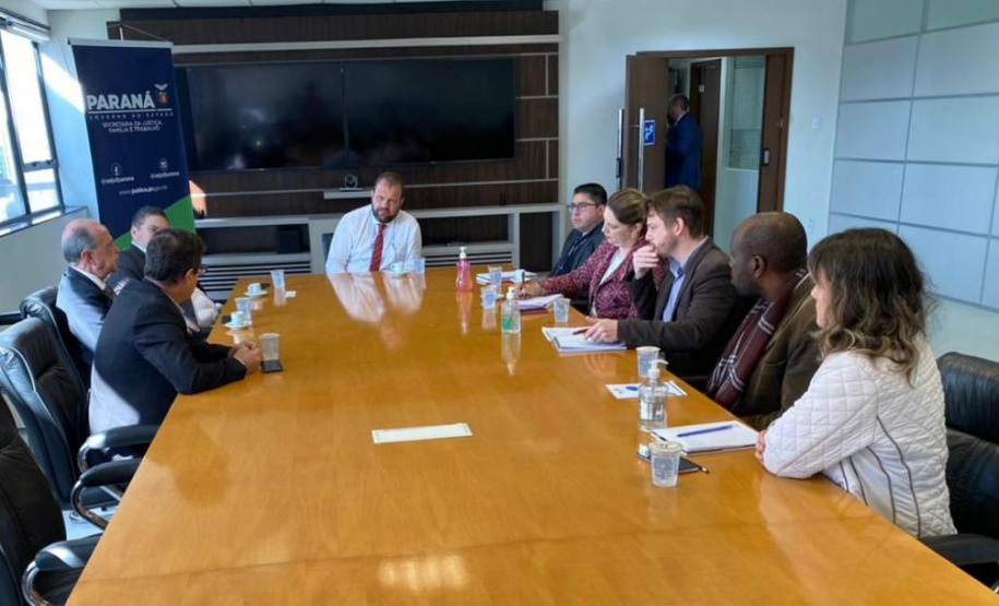 Governo do Paraná coloca crédito da Fomento Paraná à disposição da indústria madeireira para adequar equipamentos às normas de segurança e reduzir acidentes de trabalho