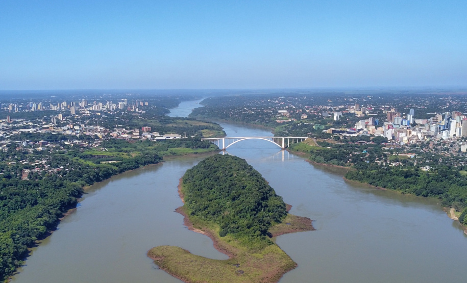 Ônibus do Emprega Mais Paraná leva mais de 200 vagas para Foz do Iguaçu