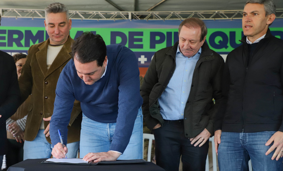 Governador Carlos Massa Ratinho Junior Assina Ordem de Serviço para construção do novo Terminal de Ônibus em Piraquara, na Região Metropolitana de Curitiba. Piraquara, 19/05/2022 - Foto: Ari Dias/AEN