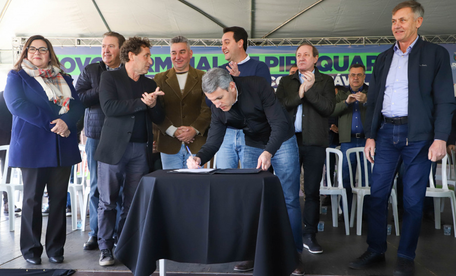 Governador Carlos Massa Ratinho Junior Assina Ordem de Serviço para construção do novo Terminal de Ônibus em Piraquara, na Região Metropolitana de Curitiba. Piraquara, 19/05/2022 - Foto: Ari Dias/AEN