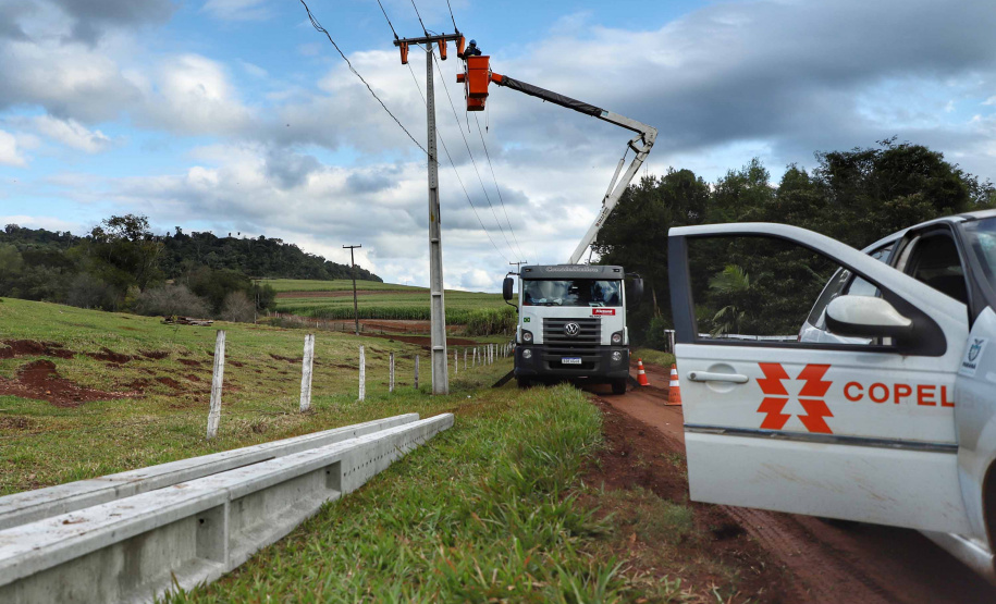 PR Trifásico já alcança 7.913 quilômetros de novas redes rurais em todo o Paraná