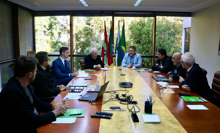 Missão oficial do Uruguai busca investimentos no Paraná