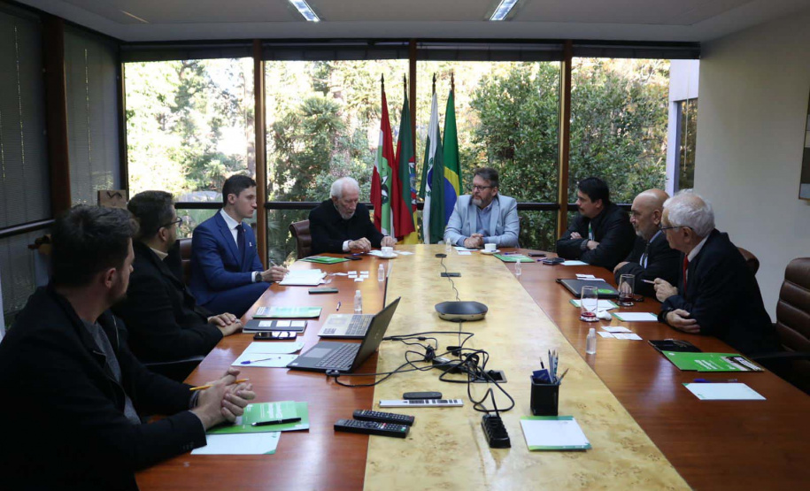 Missão oficial do Uruguai busca investimentos no Paraná