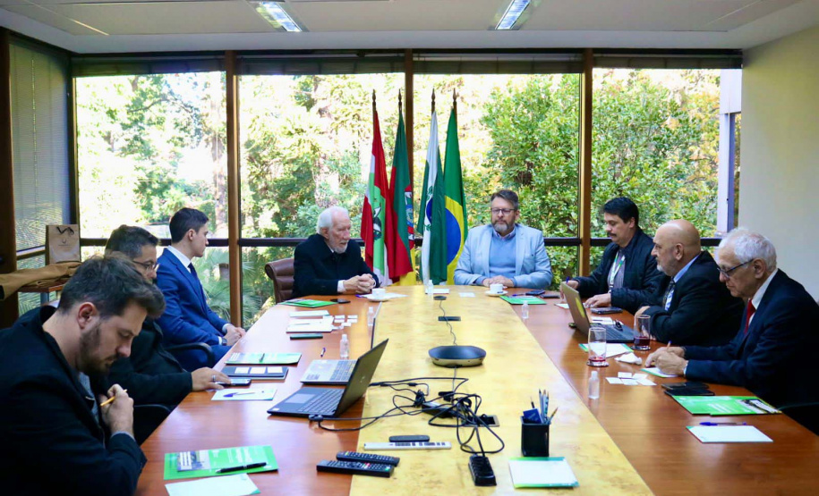 Missão oficial do Uruguai busca investimentos no Paraná