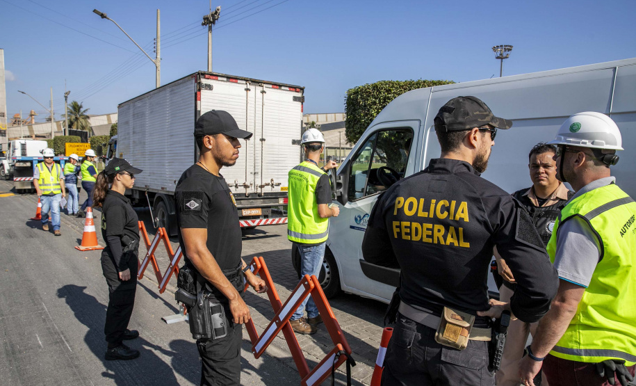 Portos do Paraná promove blitz educativa alinhada com o Movimento Maio Amarelo