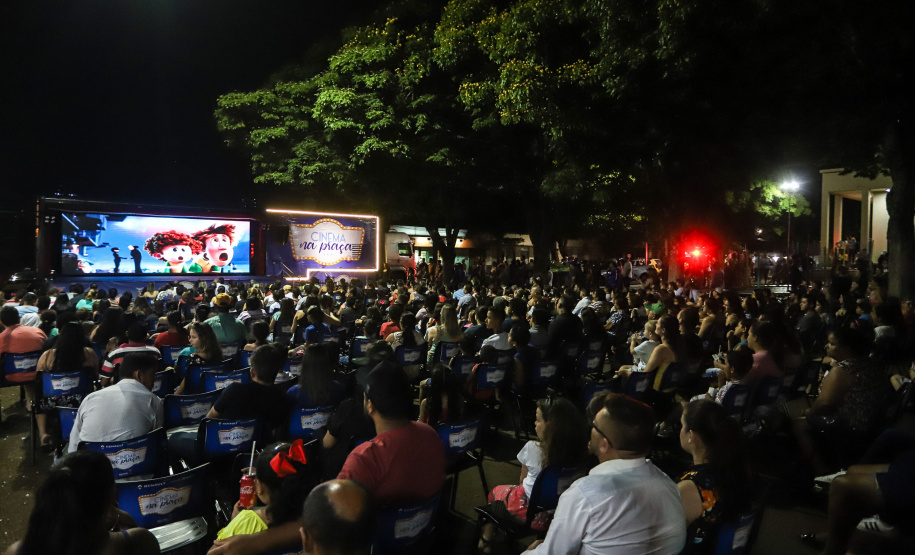 Cinema na Praça