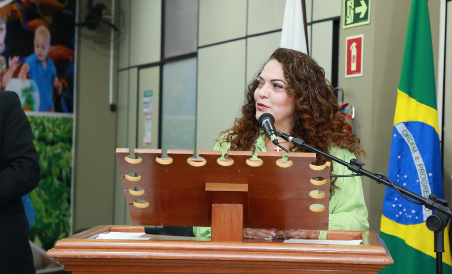 Professora da rede estadual de ensino em Cascavel recebe cheque milionário do Nota Paraná