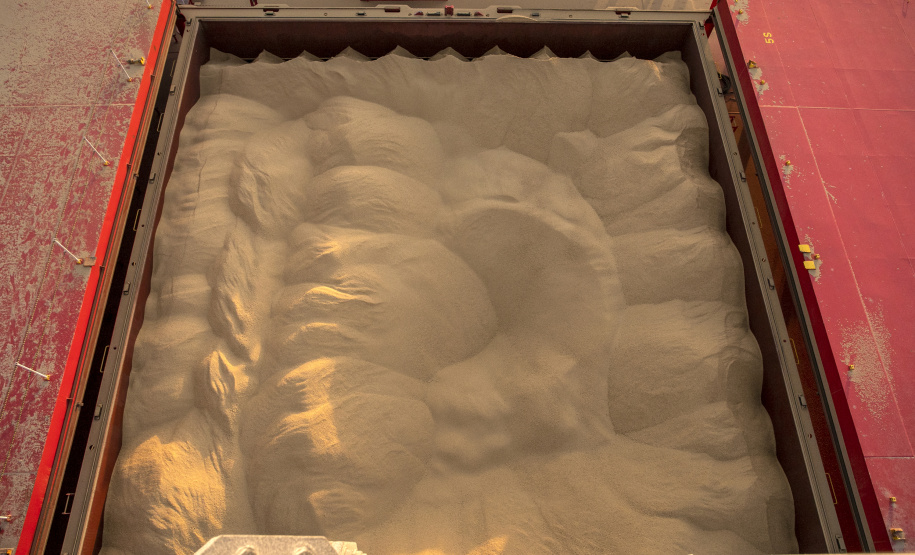 Volume de granéis embarcado a leste do Porto de Paranaguá aumenta 7,4% no 1º quadrimestre do ano