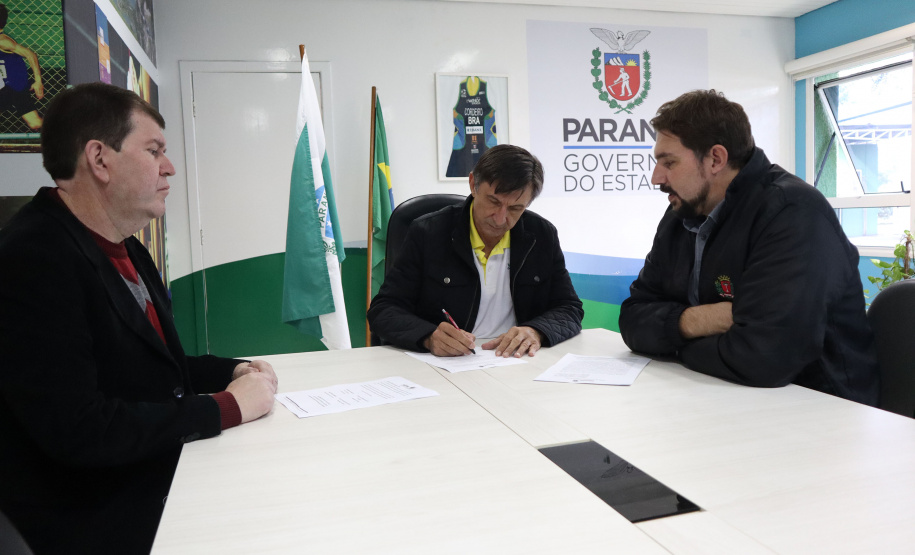 Estado e Prefeitura assinam termo de cooperação para realização dos Jogos Escolares do Paraná em Curitiba