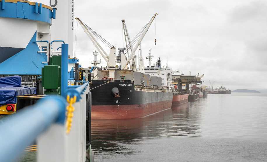 Quadrimestre fecha com aumento de 2,4% na movimentação de cargas pelos portos do Paraná