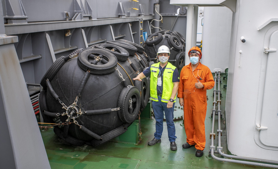 Porto de Paranaguá recebe navio com tecnologia sustentável