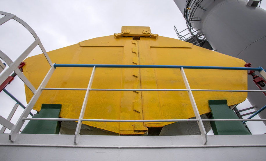 Porto de Paranaguá recebe navio com tecnologia sustentável