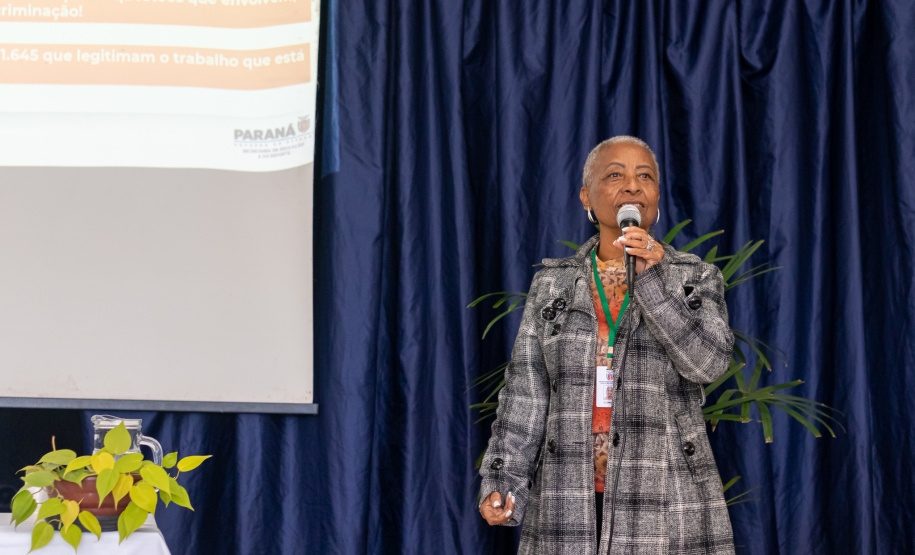 Combate ao racismo é tema de palestras em colégios estaduais