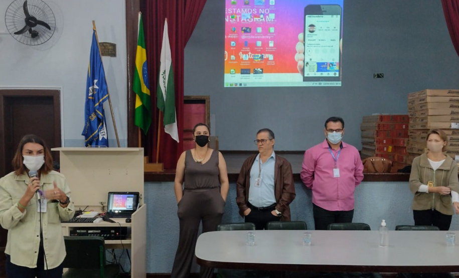 Estudantes assistem a palestra de orientação e prevenção do assédio sexual