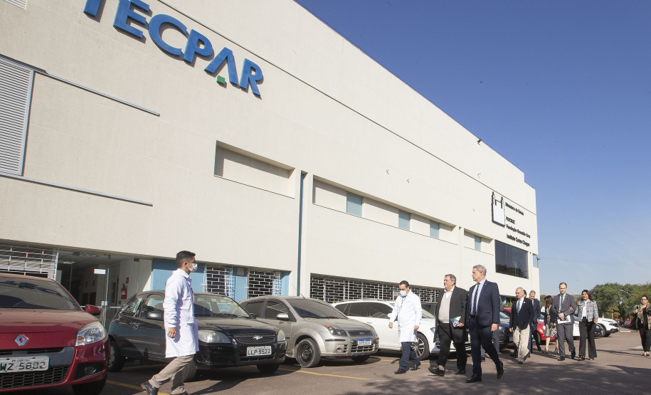 Em visita ao Tecpar, ministro da Ciência, Tecnologia e Inovações destaca papel estratégico do instituto