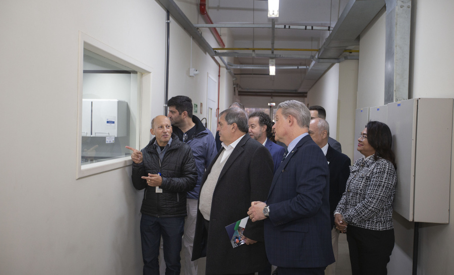 Em visita ao Tecpar, ministro da Ciência, Tecnologia e Inovações destaca papel estratégico do instituto