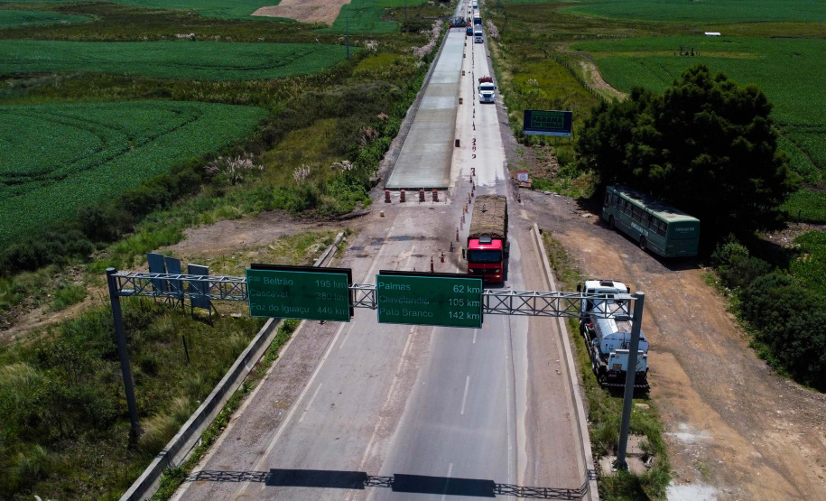 Obras de pavimentação em concreto na PRC-280, em Palmas