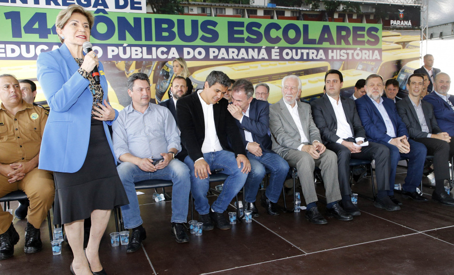 ENTREGA DE ÔNIBUS