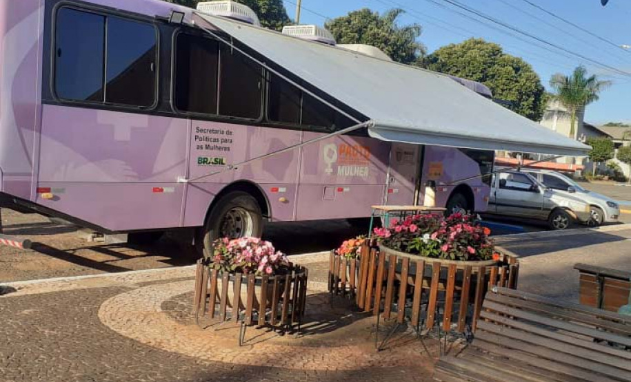 Governo do Paraná envia Ônibus Lilas para dar suporte no atendimento e orientação gratuitos às mulheres vítimas de violência ao município de Paranapoema