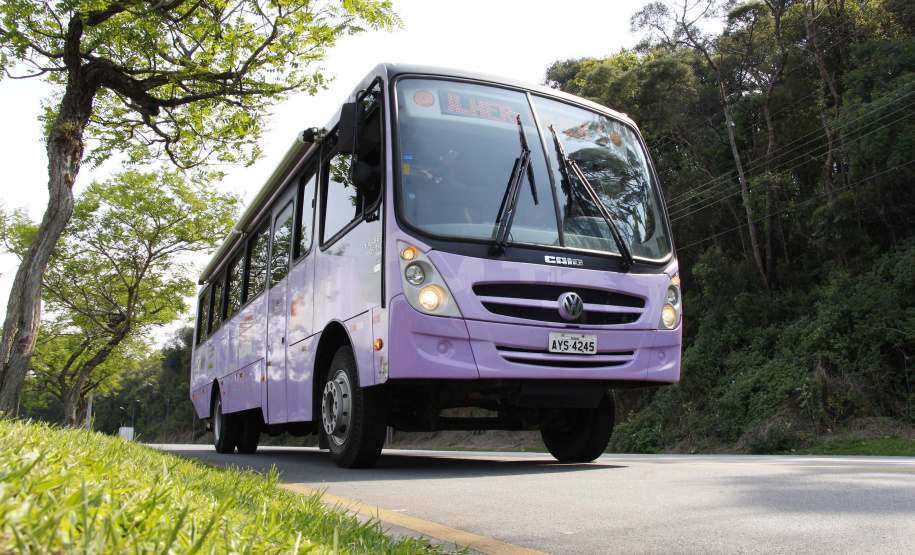 Governo do Paraná envia Ônibus Lilas para dar suporte no atendimento e orientação gratuitos às mulheres vítimas de violência ao município de Paranapoema