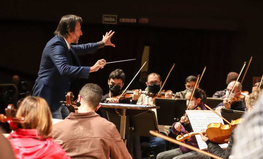 Com sessão extra, Londrina recebeu comemorações dos 37 anos da Orquestra Sinfônica