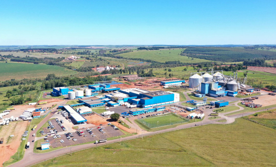 Vice-governador e BRDE assinam R$ 173, 7milhões em contratos no Expoingá -