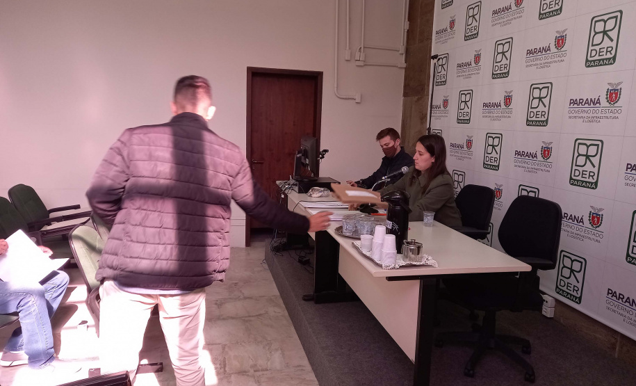 Três empresas disputam conservação da rodovia de Guaraqueçaba