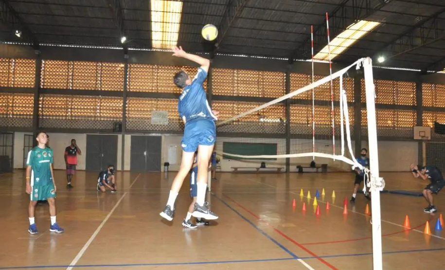 Parceria entre UEL e Fundação de Esportes de Londrina investe em novos talentos do voleibol