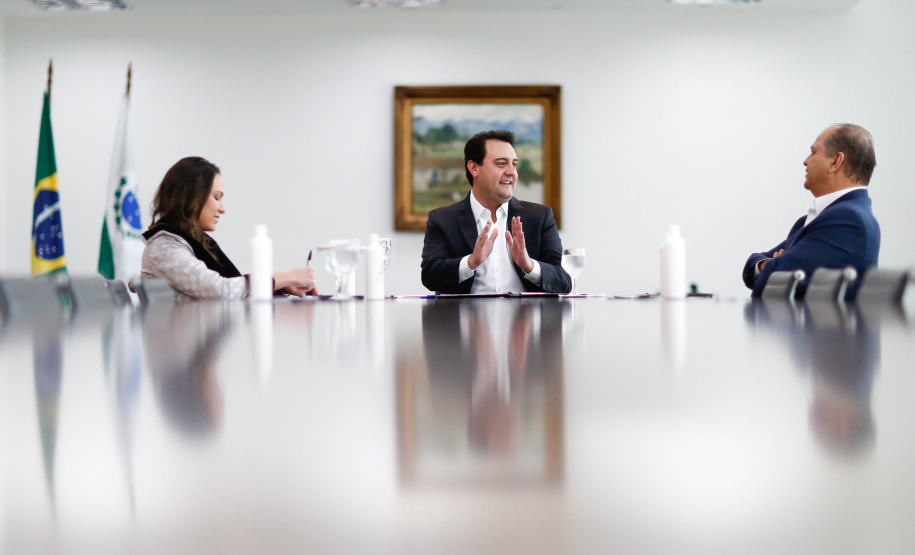 Governador recebe deputados