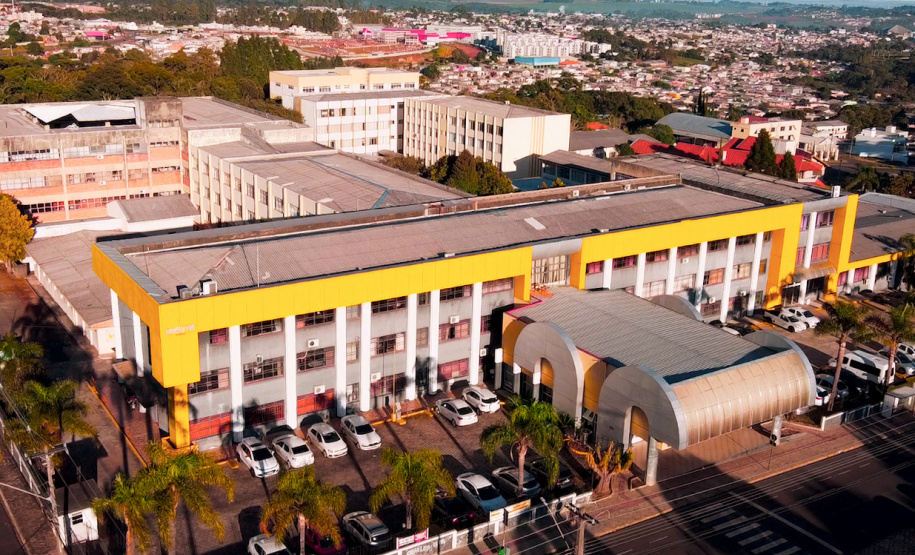 Unicentro faz pré-matrícula dos aprovados em terceira chamada no vestibular