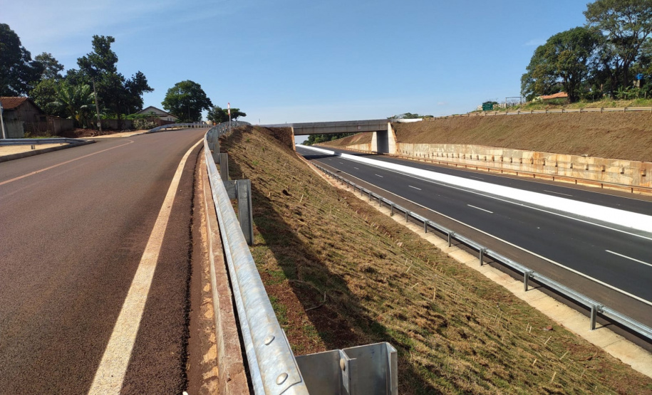 Viaduto na PR-323, em Água Boa