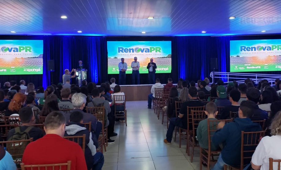 Produtores comemoram economia na conta de luz durante o evento do RenovaPR